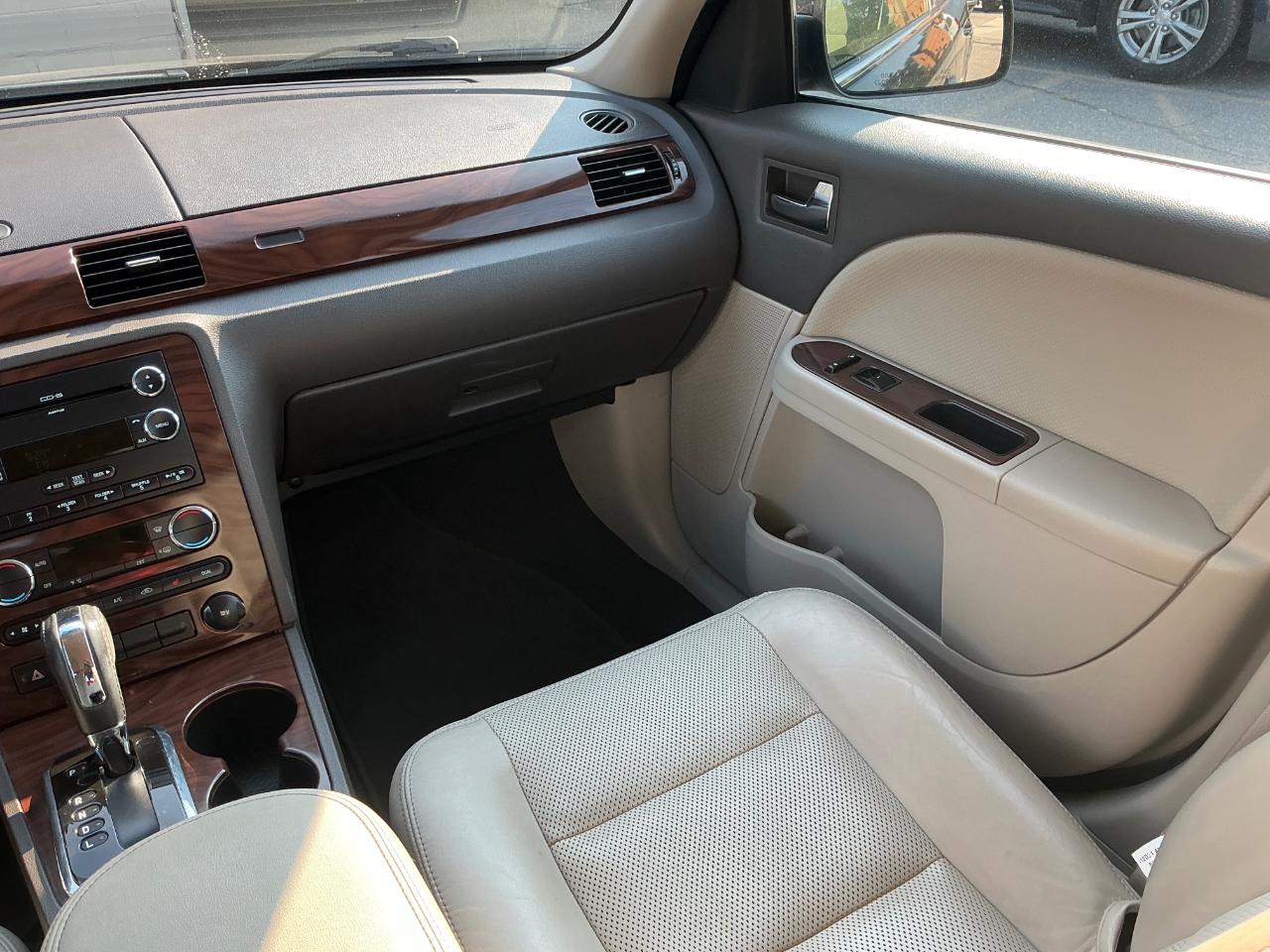 Ford Taurus SEL FWD 2009