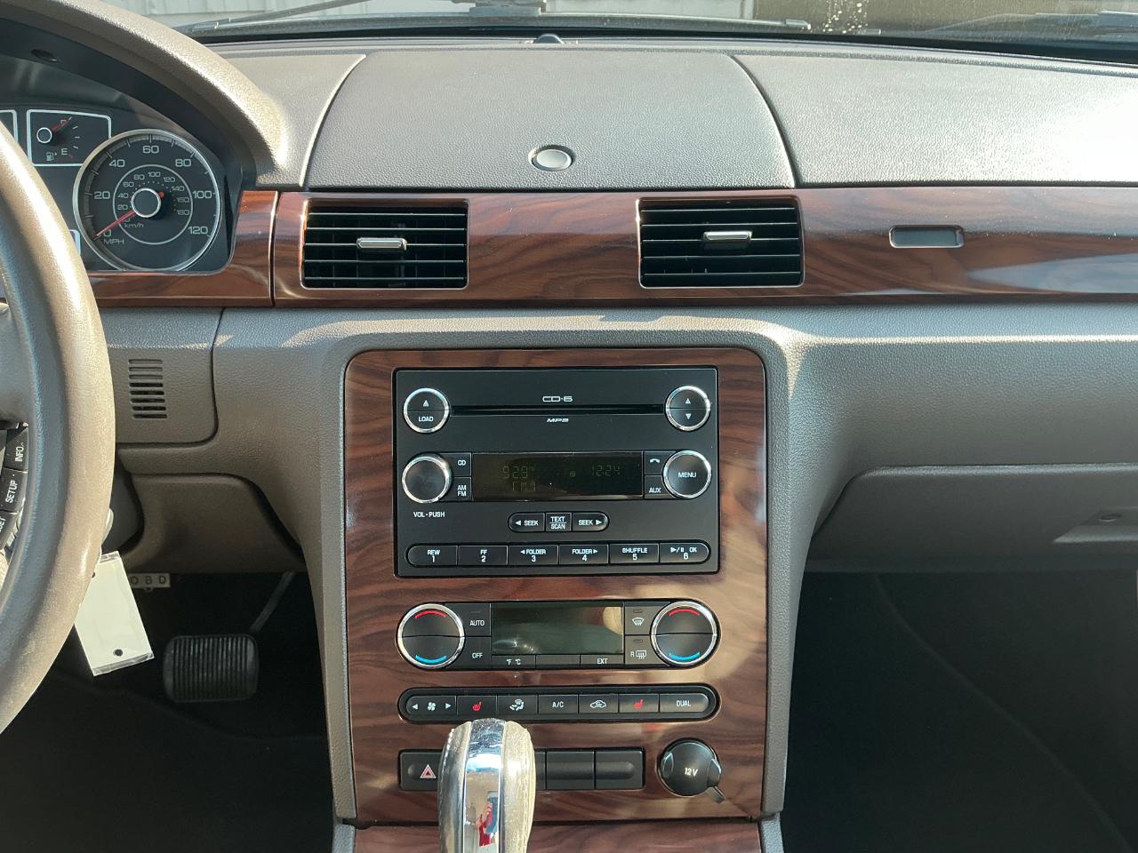 Ford Taurus SEL FWD 2009