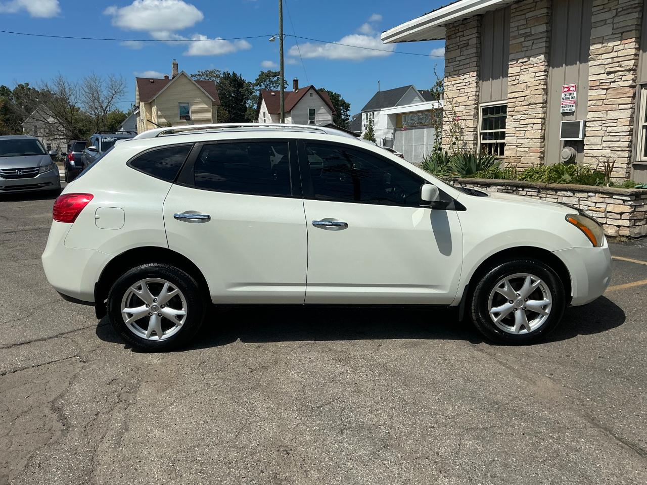 Nissan Rogue S AWD 2010