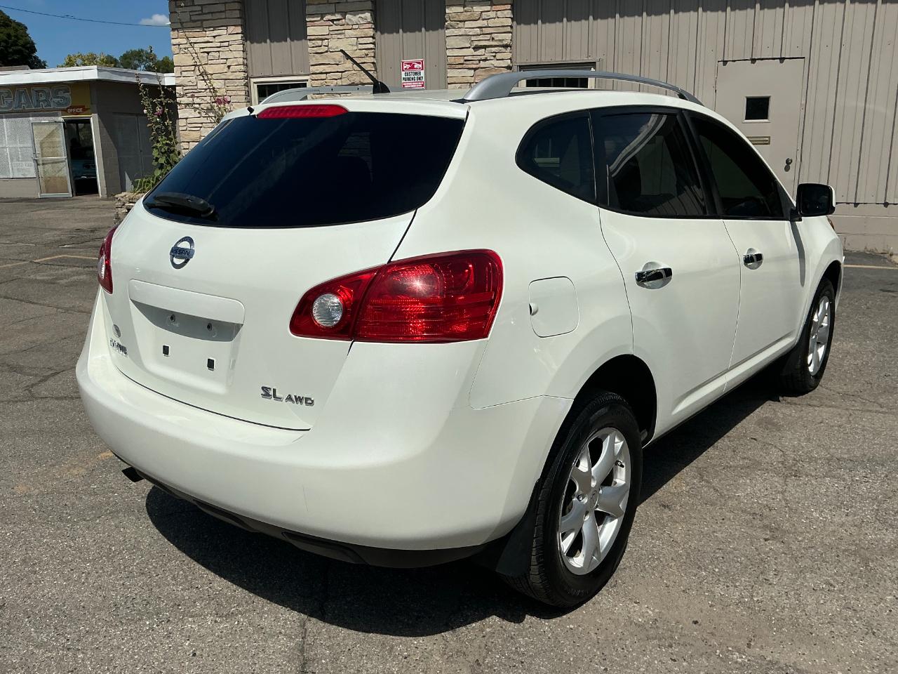 Nissan Rogue S AWD 2010