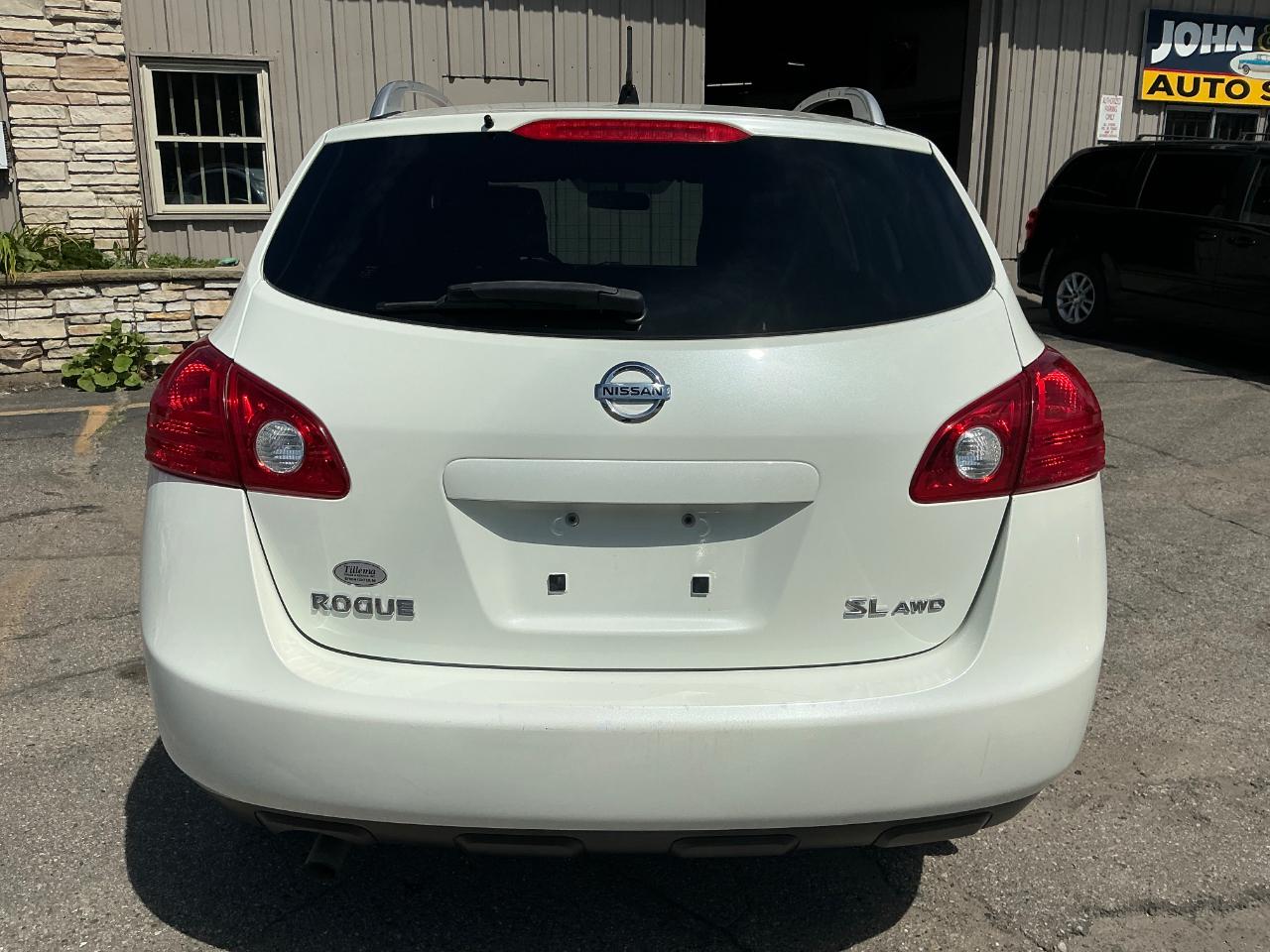 Nissan Rogue S AWD 2010