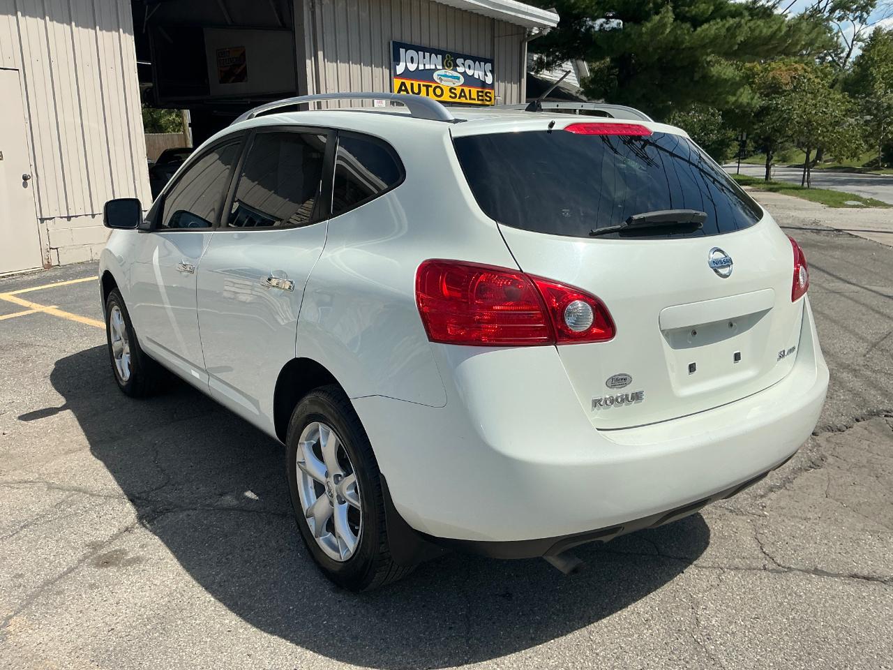 Nissan Rogue S AWD 2010