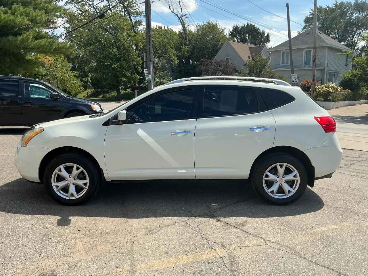 Nissan Rogue S AWD 2010
