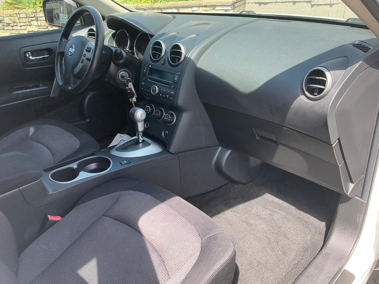 Nissan Rogue S AWD 2010