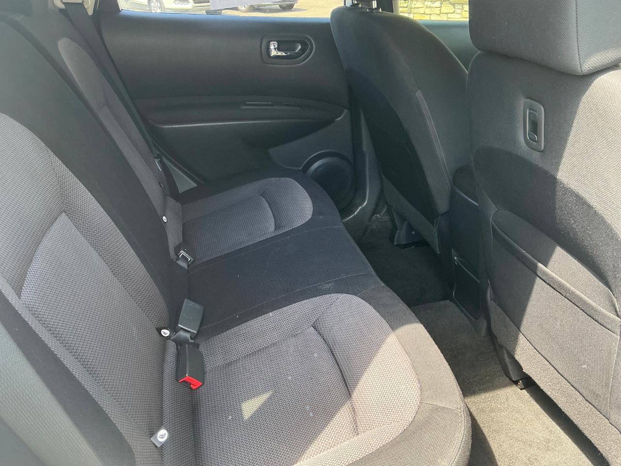 Nissan Rogue S AWD 2010