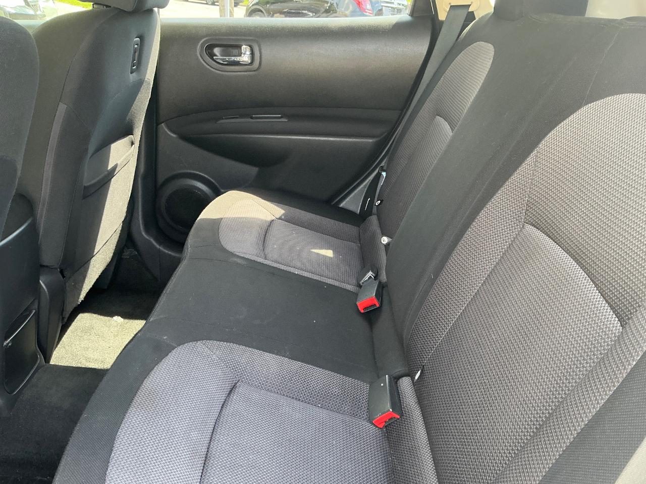 Nissan Rogue S AWD 2010