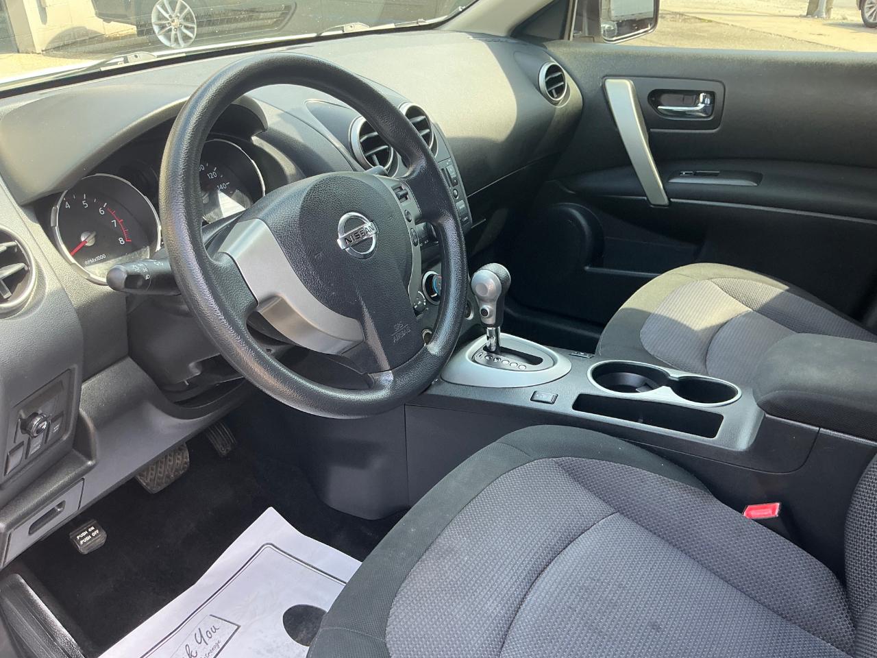 Nissan Rogue S AWD 2010