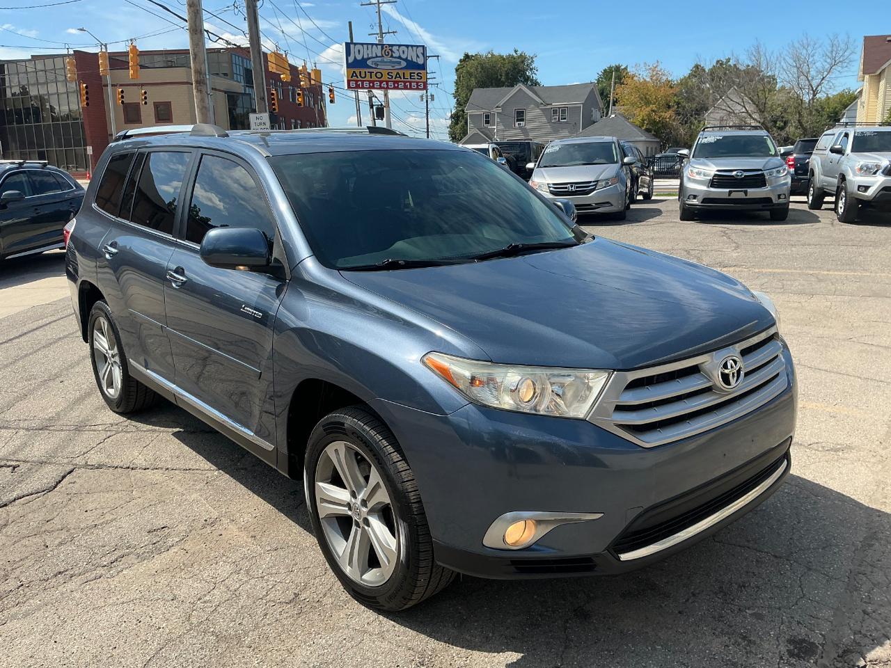Toyota Highlander Limited 4WD 2011