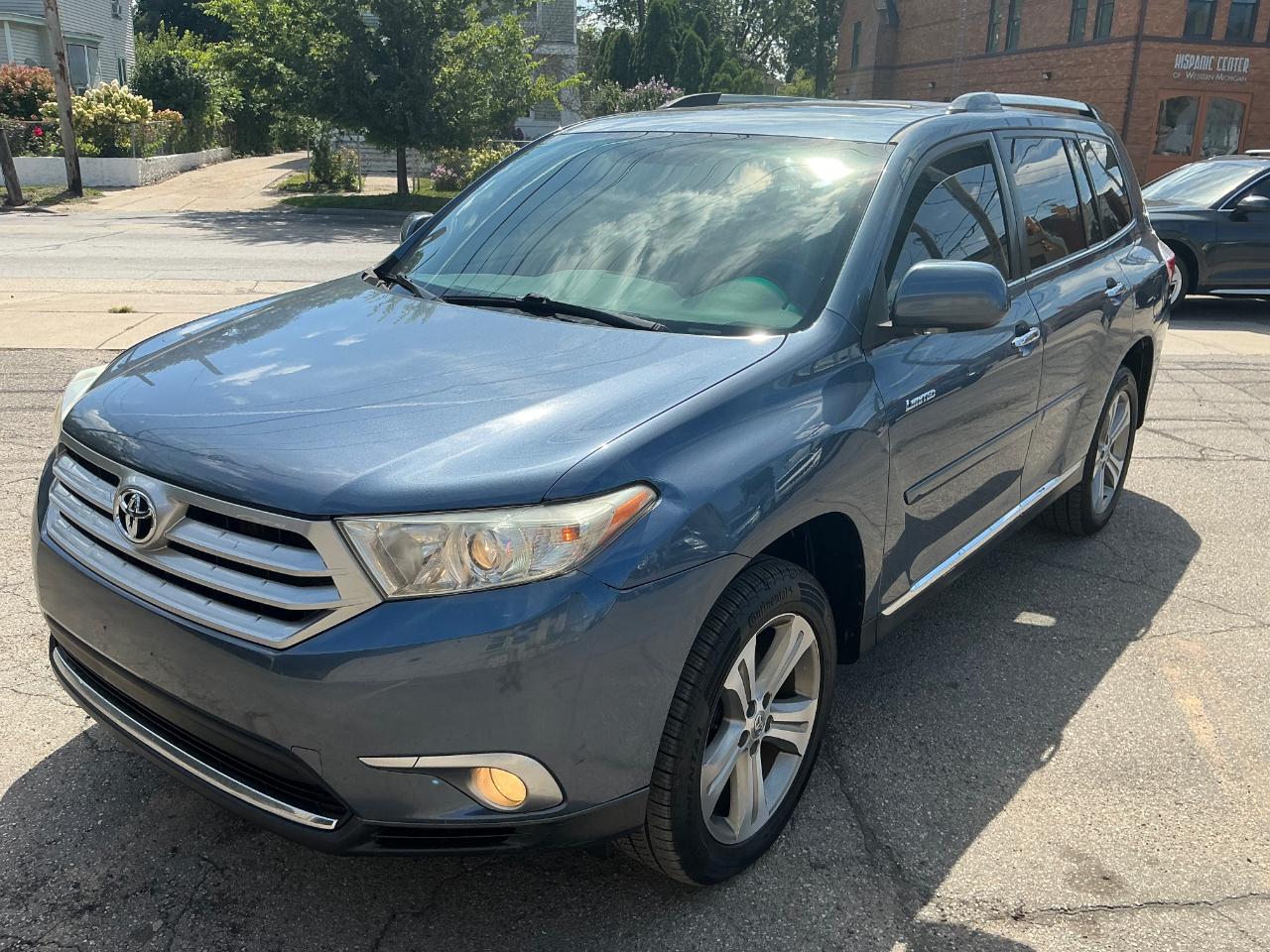 Toyota Highlander Limited 4WD 2011
