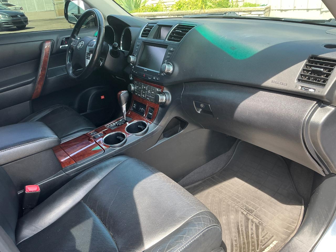 Toyota Highlander Limited 4WD 2011