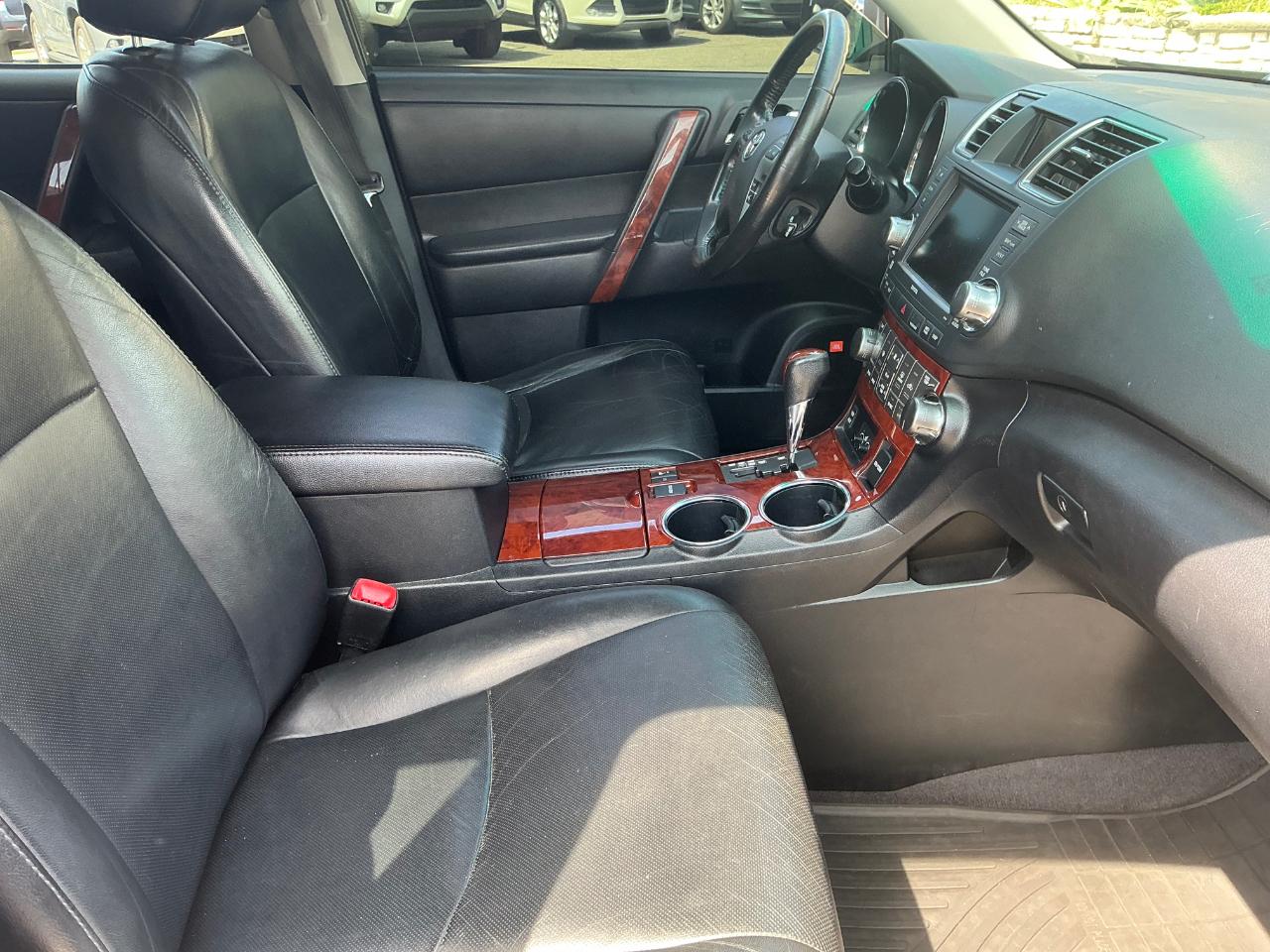 Toyota Highlander Limited 4WD 2011