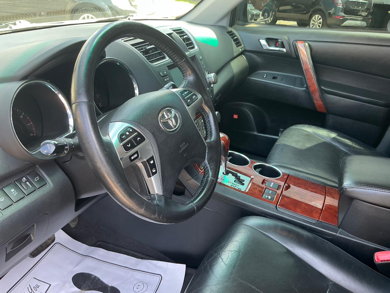 Toyota Highlander Limited 4WD 2011