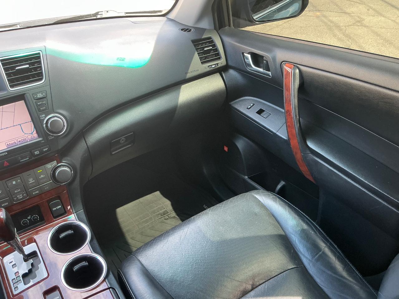 Toyota Highlander Limited 4WD 2011