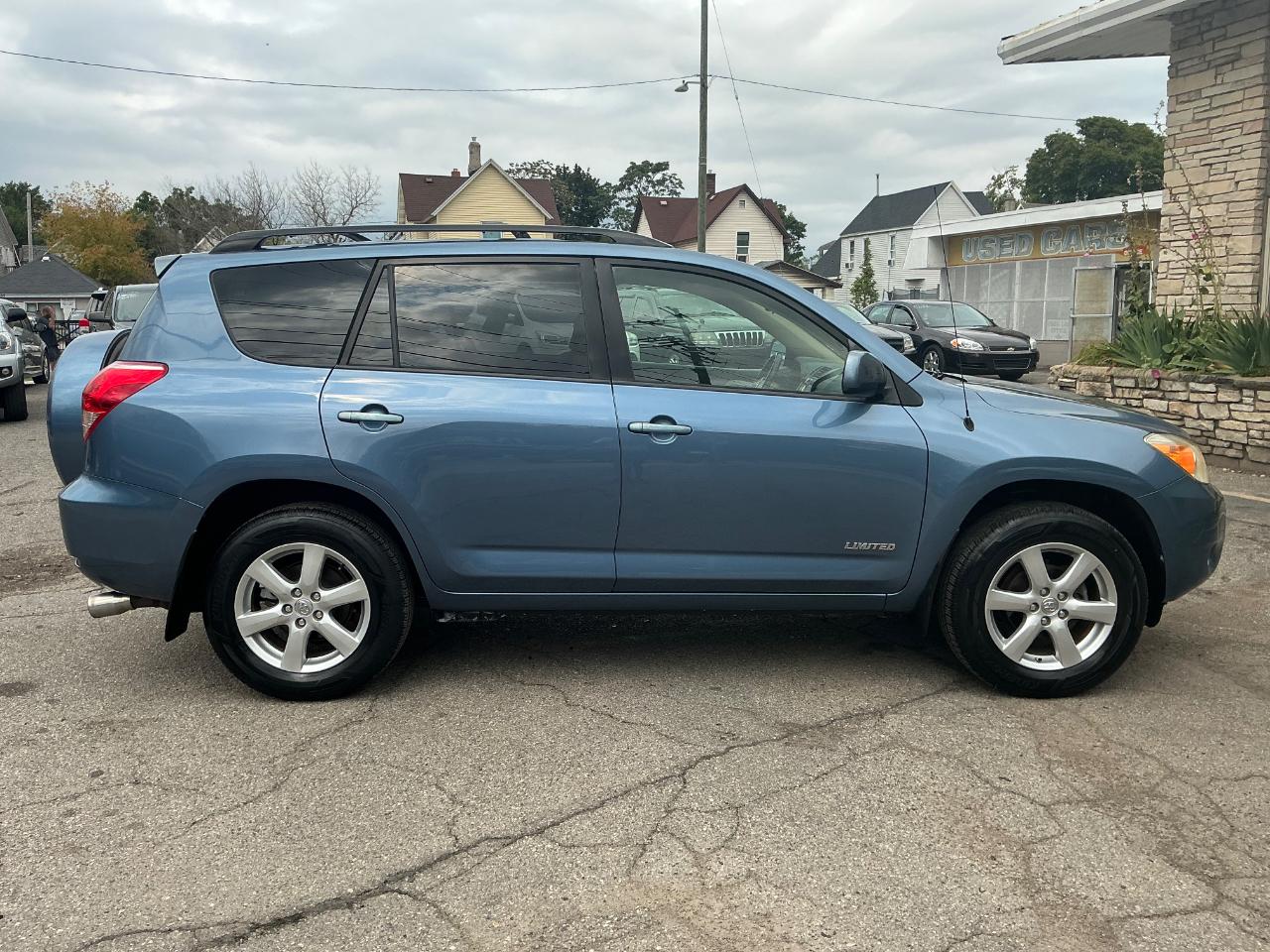 Toyota RAV4 Limited I4 2WD 2007