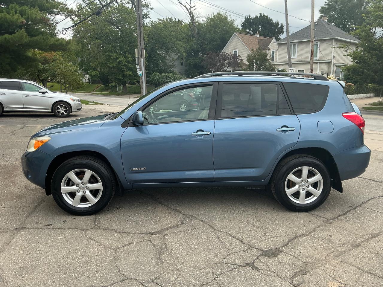 Toyota RAV4 Limited I4 2WD 2007
