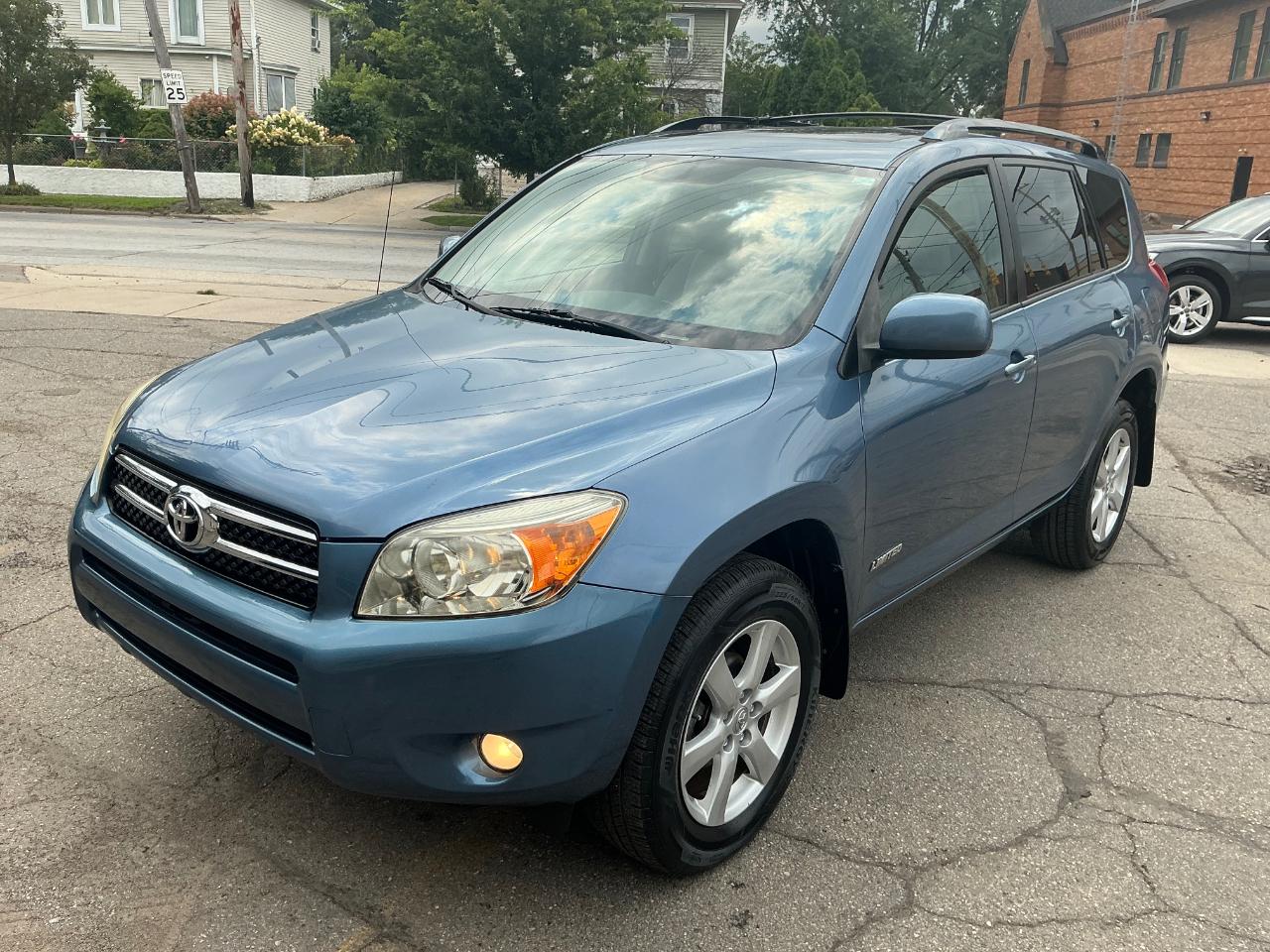 Toyota RAV4 Limited I4 2WD 2007
