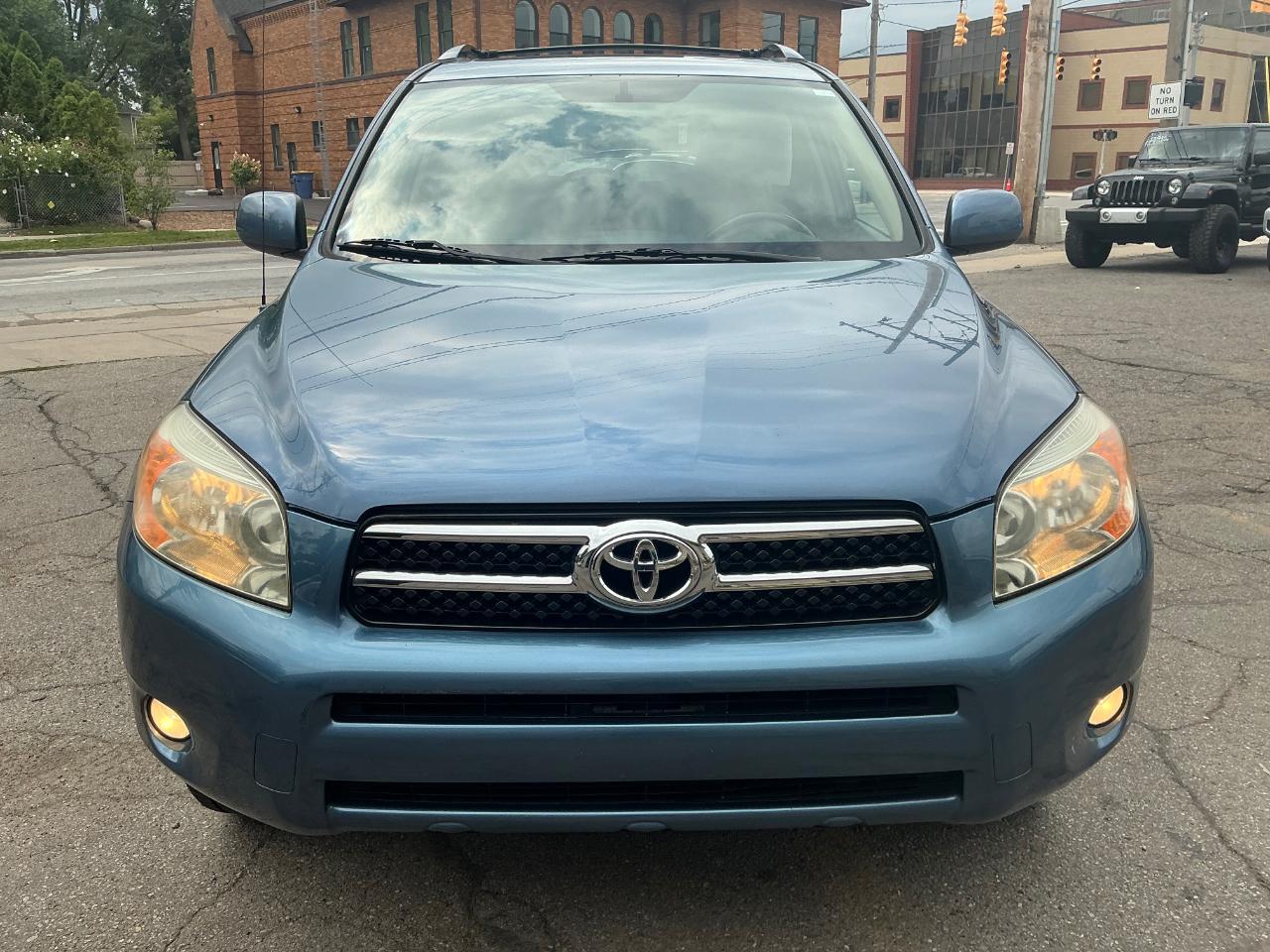 Toyota RAV4 Limited I4 2WD 2007