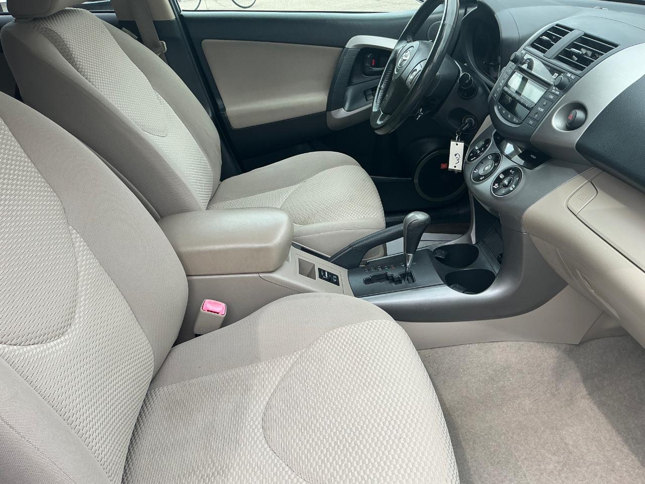 Toyota RAV4 Limited I4 2WD 2007