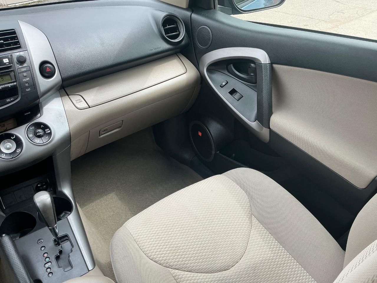 Toyota RAV4 Limited I4 2WD 2007