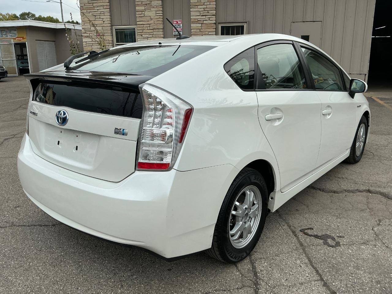 Toyota Prius Prius V 2010