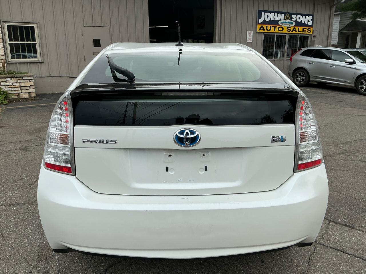 Toyota Prius Prius V 2010