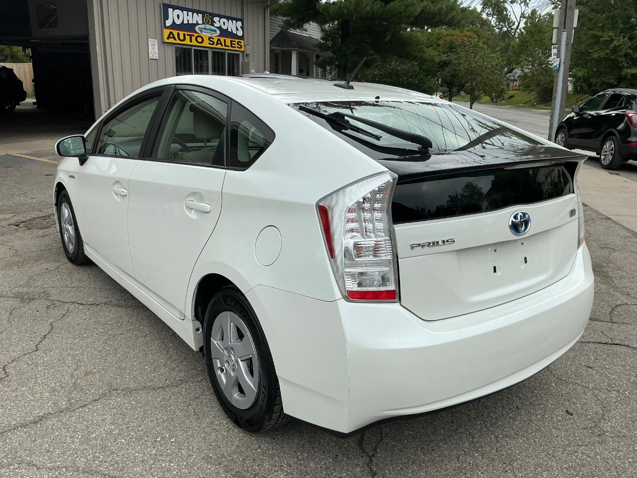 Toyota Prius Prius V 2010