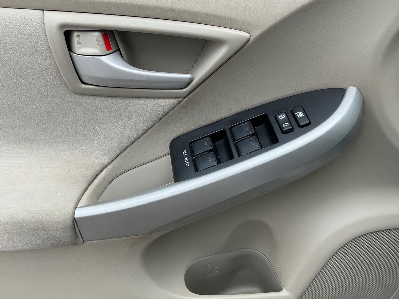 Toyota Prius Prius V 2010
