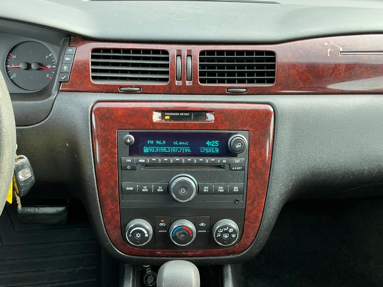 Chevrolet Impala photo 18