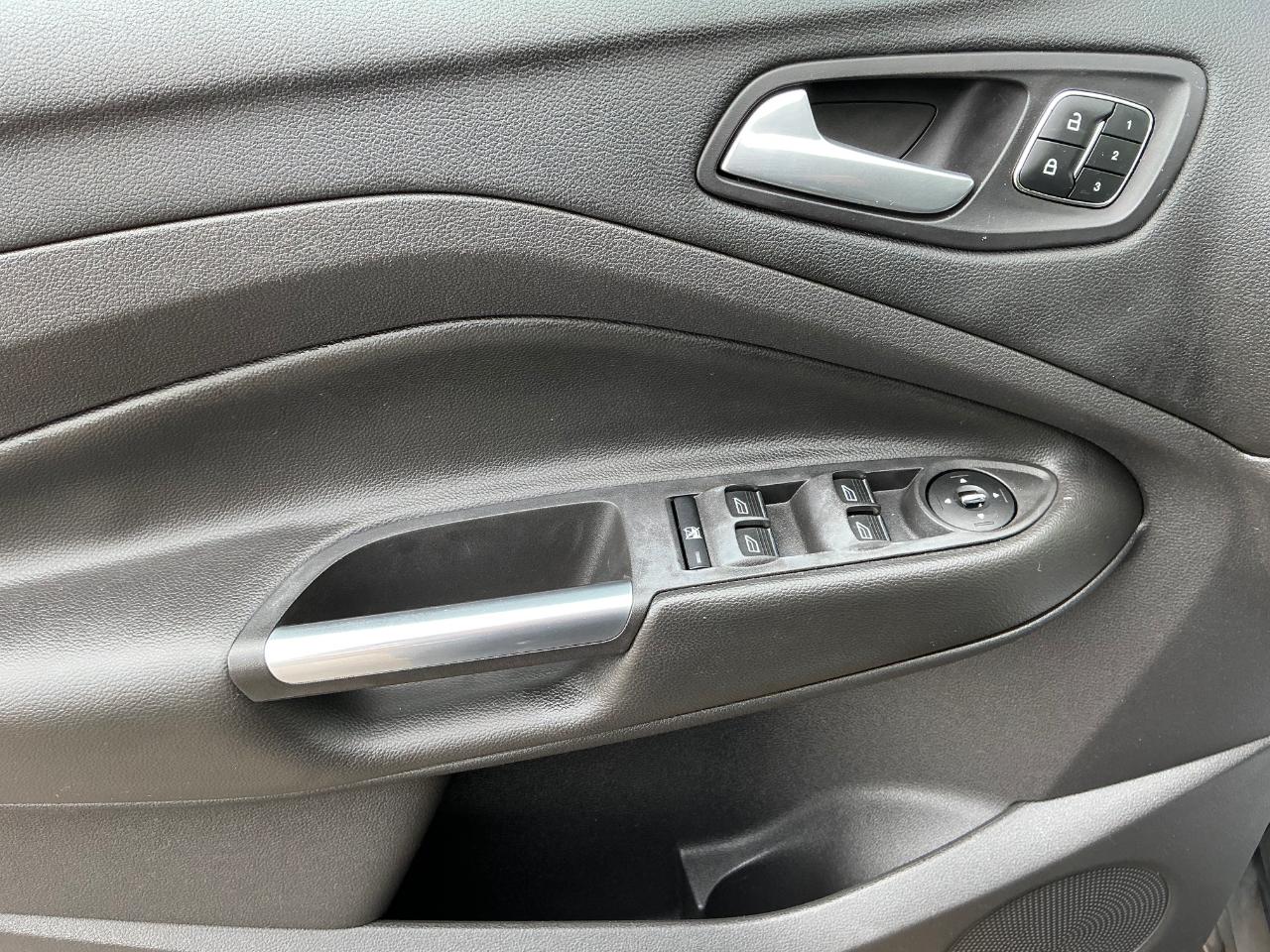 Ford Escape SEL FWD 2013