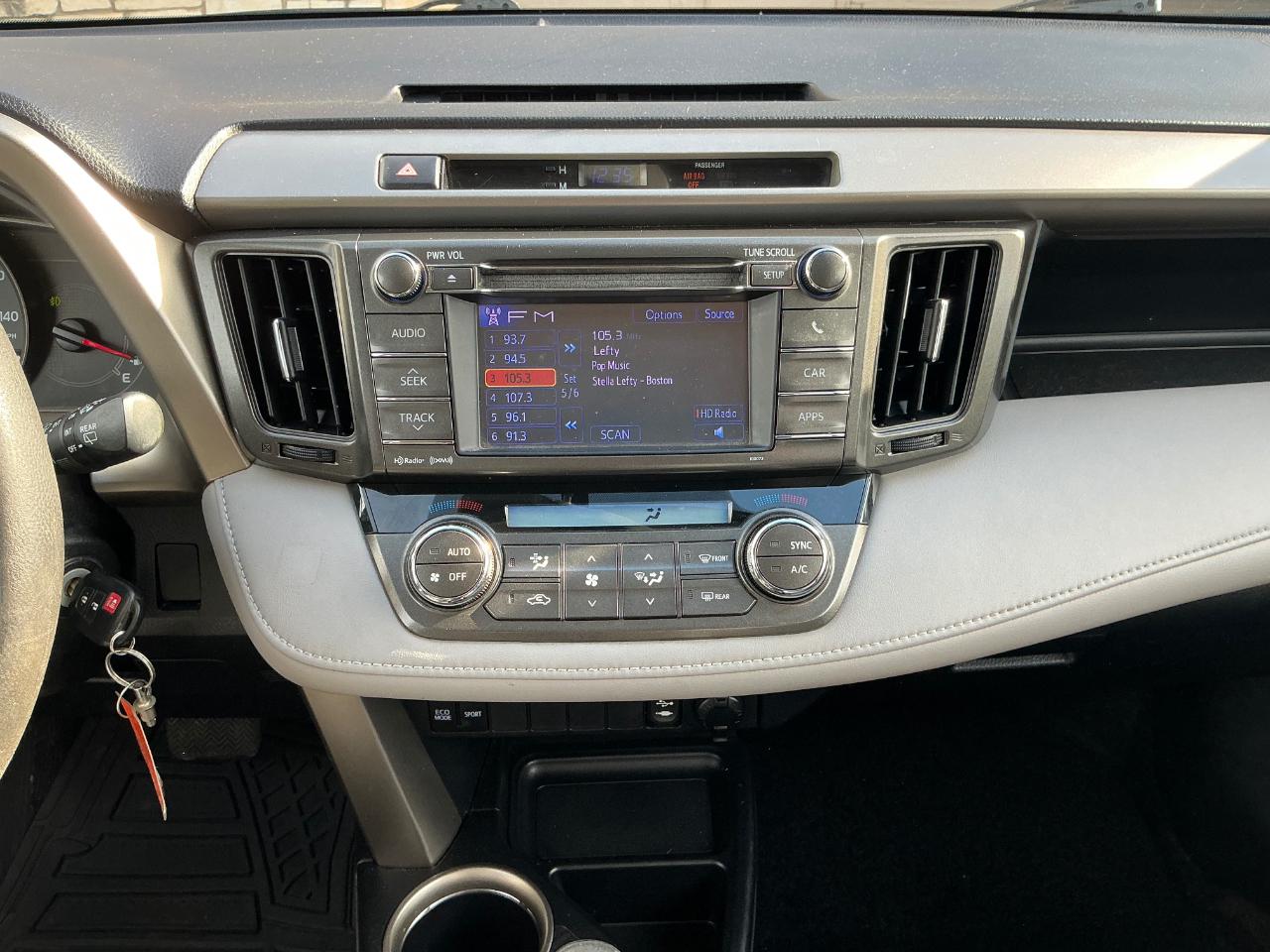 Toyota RAV4 XLE AWD 2013