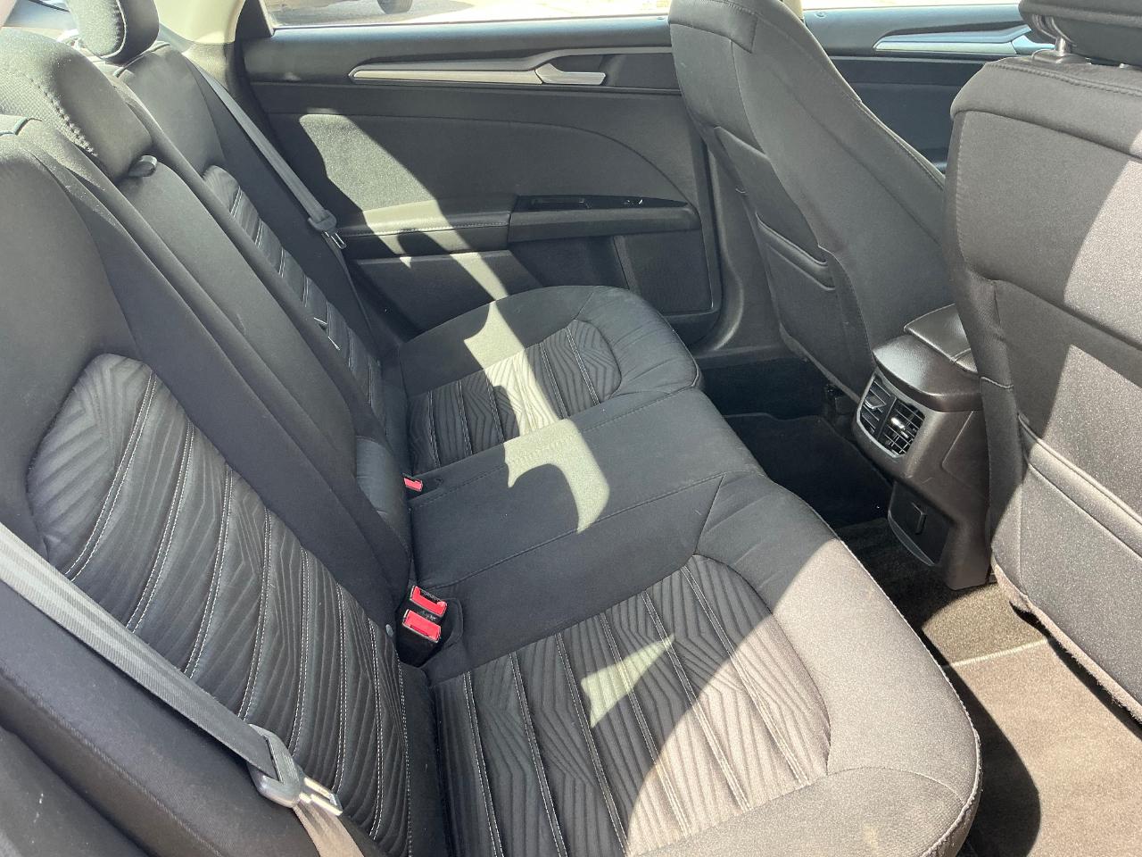 Ford Fusion SE 2016