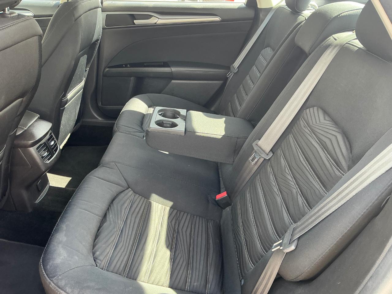 Ford Fusion SE 2016