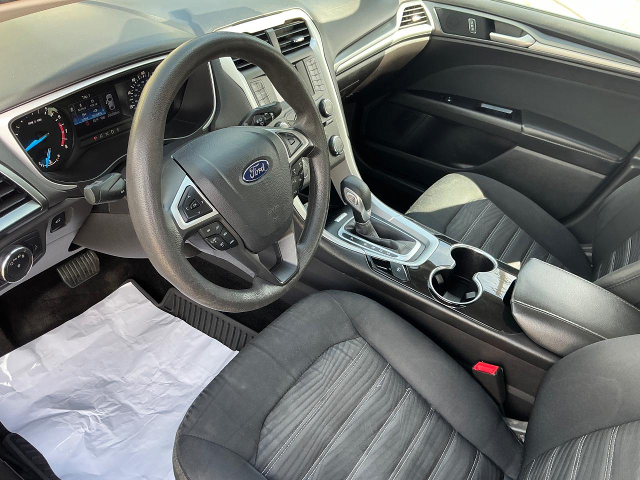 Ford Fusion SE 2016