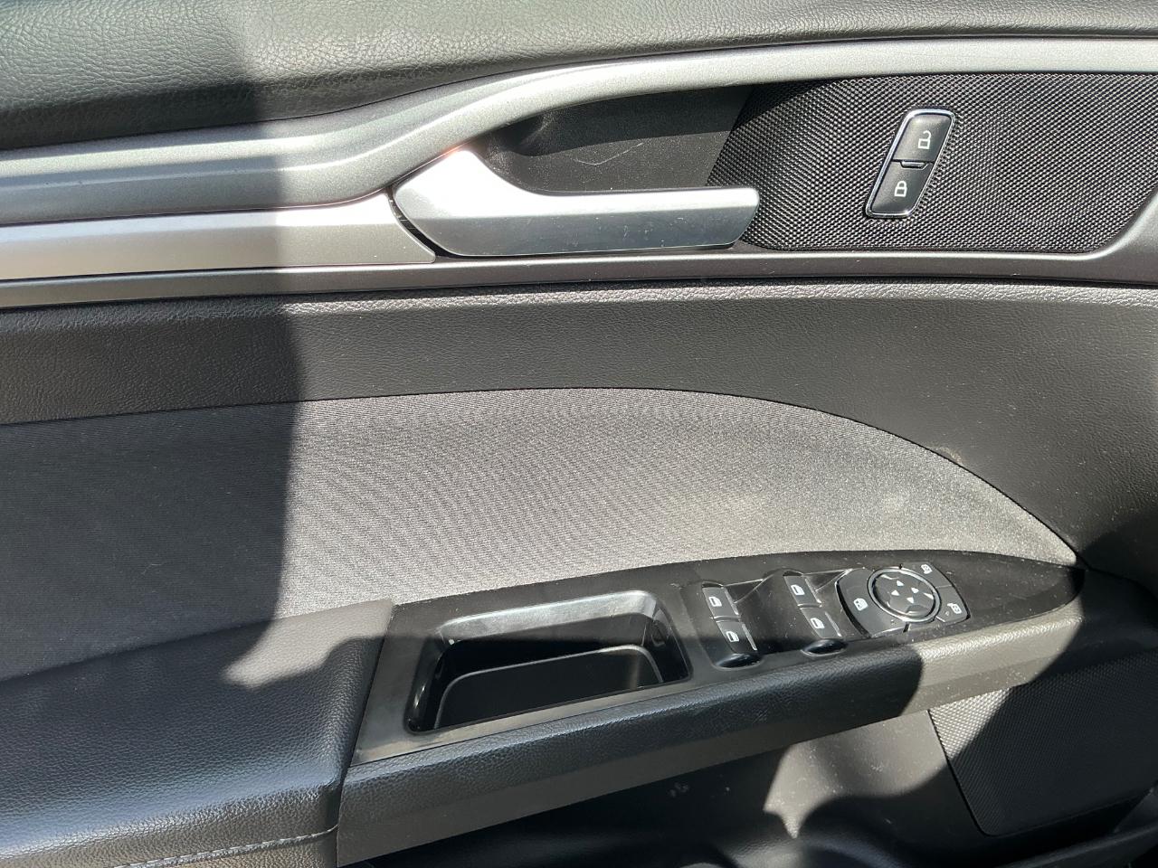 Ford Fusion SE 2016