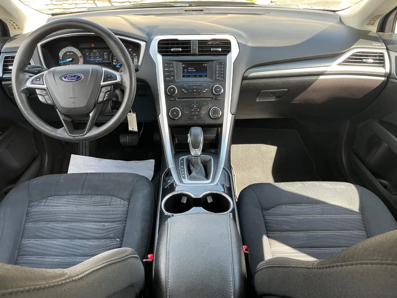 Ford Fusion SE 2016