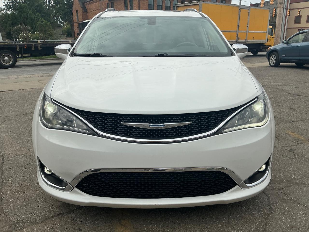 Chrysler Pacifica Limited 2018