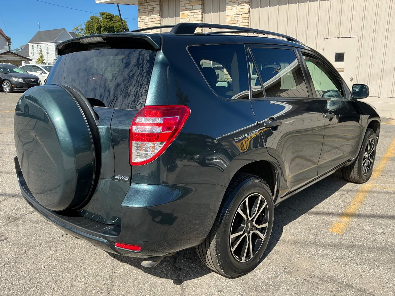 Toyota RAV4 Base I4 4WD 2009