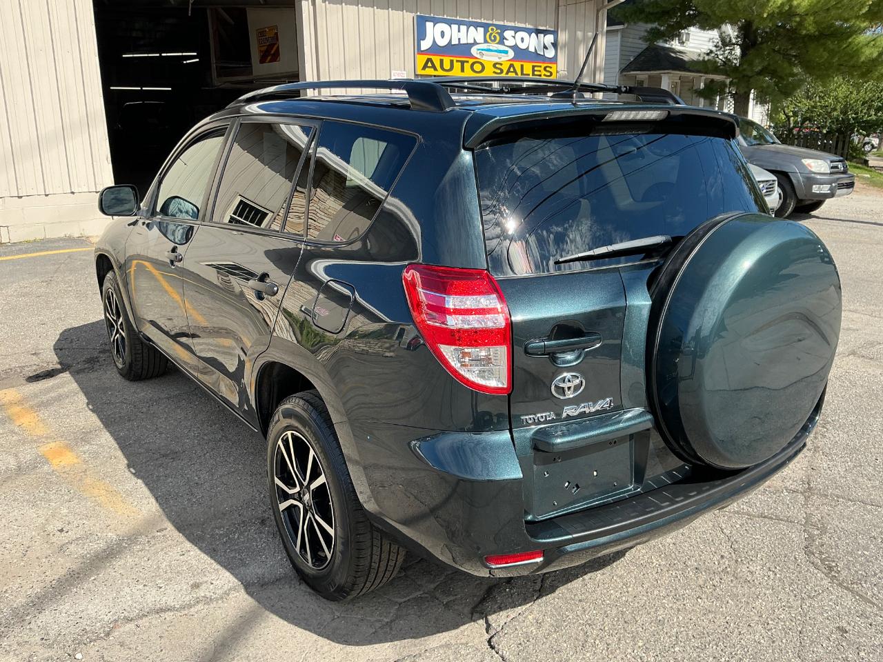 Toyota RAV4 Base I4 4WD 2009