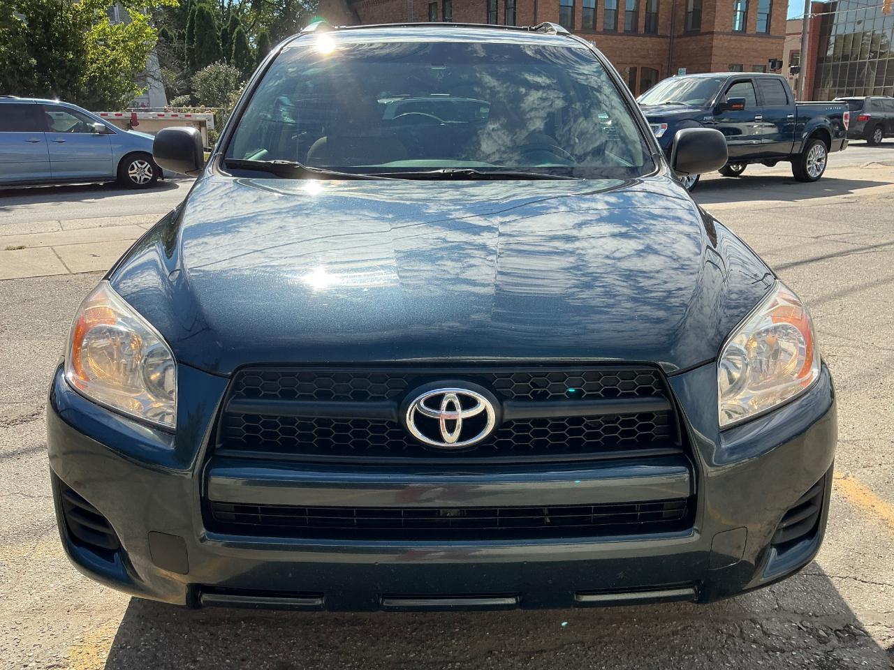 Toyota RAV4 Base I4 4WD 2009
