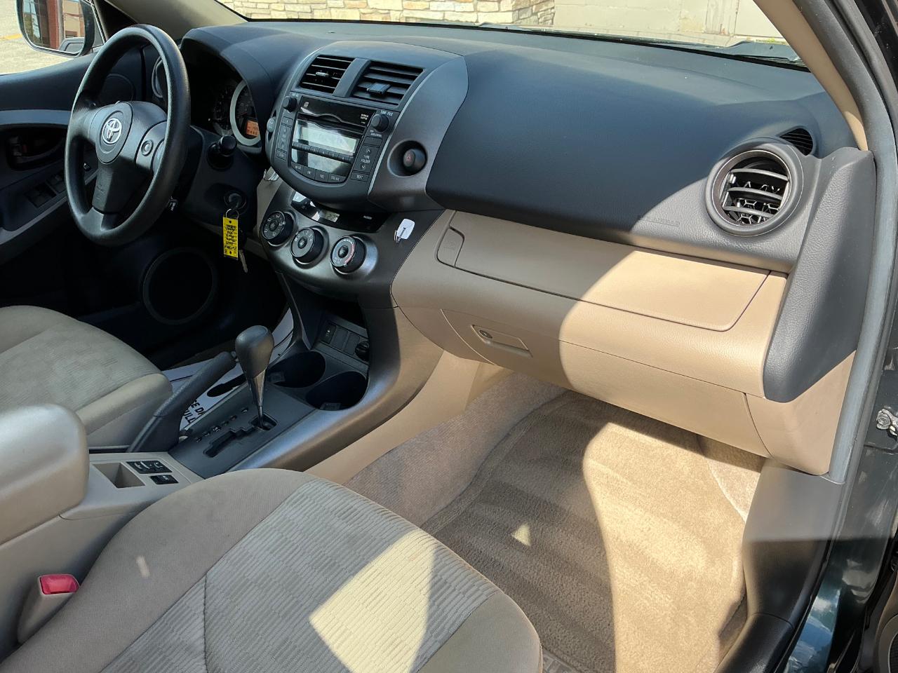Toyota RAV4 Base I4 4WD 2009