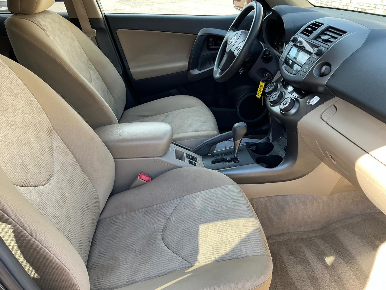 Toyota RAV4 Base I4 4WD 2009