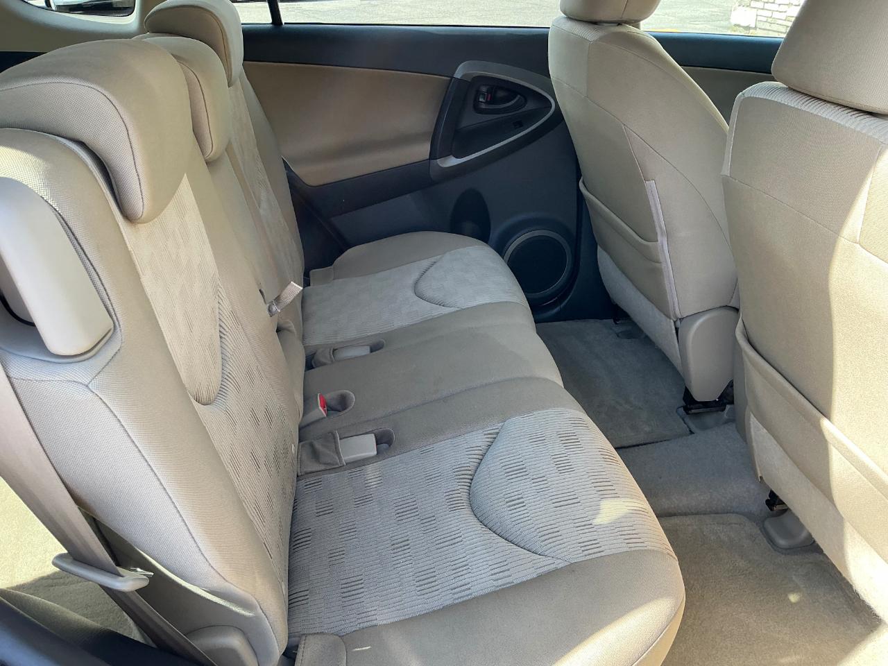 Toyota RAV4 Base I4 4WD 2009