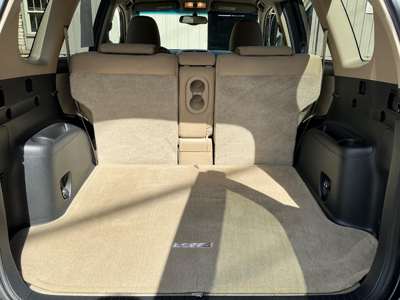 Toyota RAV4 Base I4 4WD 2009
