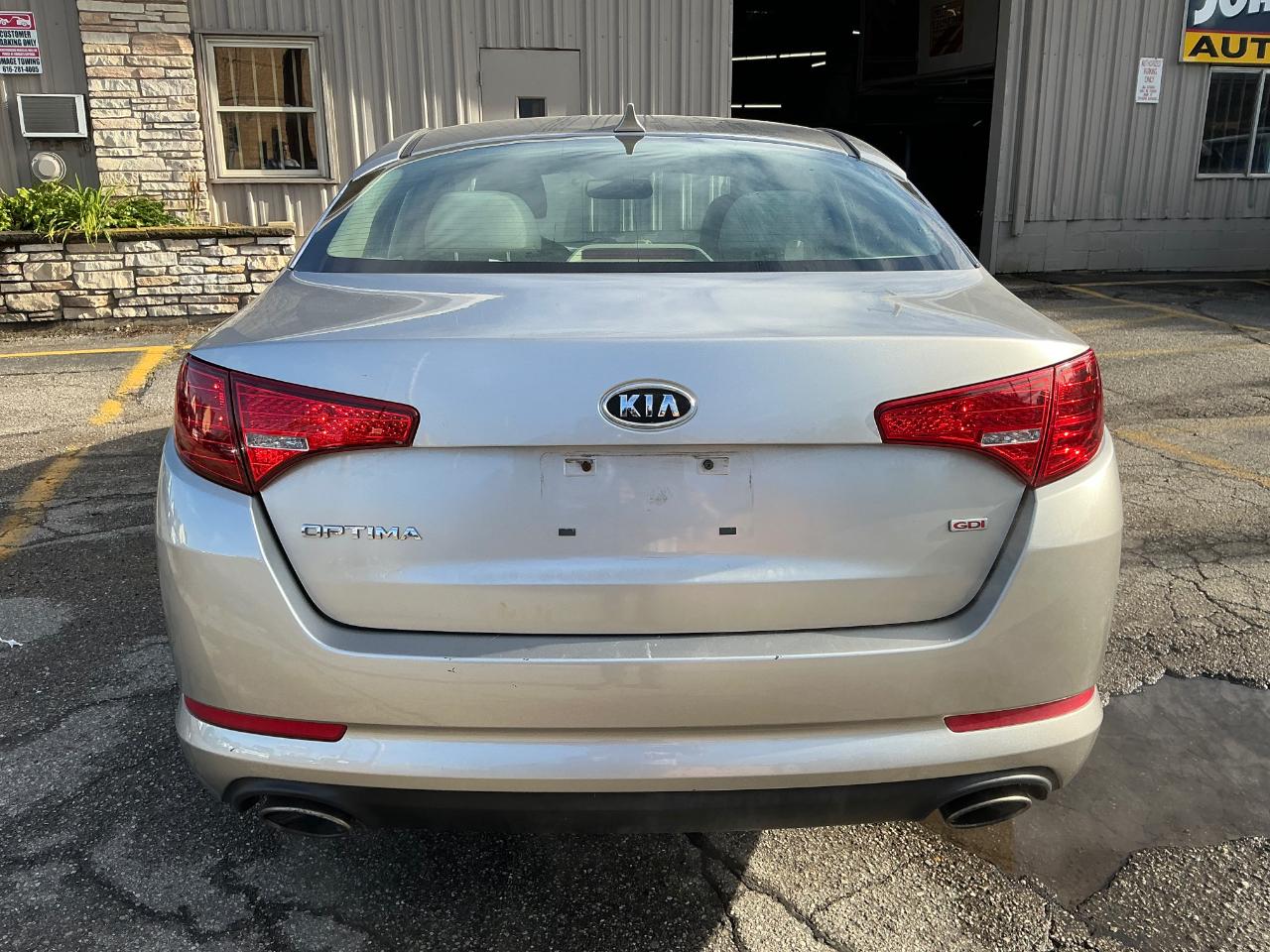 Kia Optima LX MT 2013