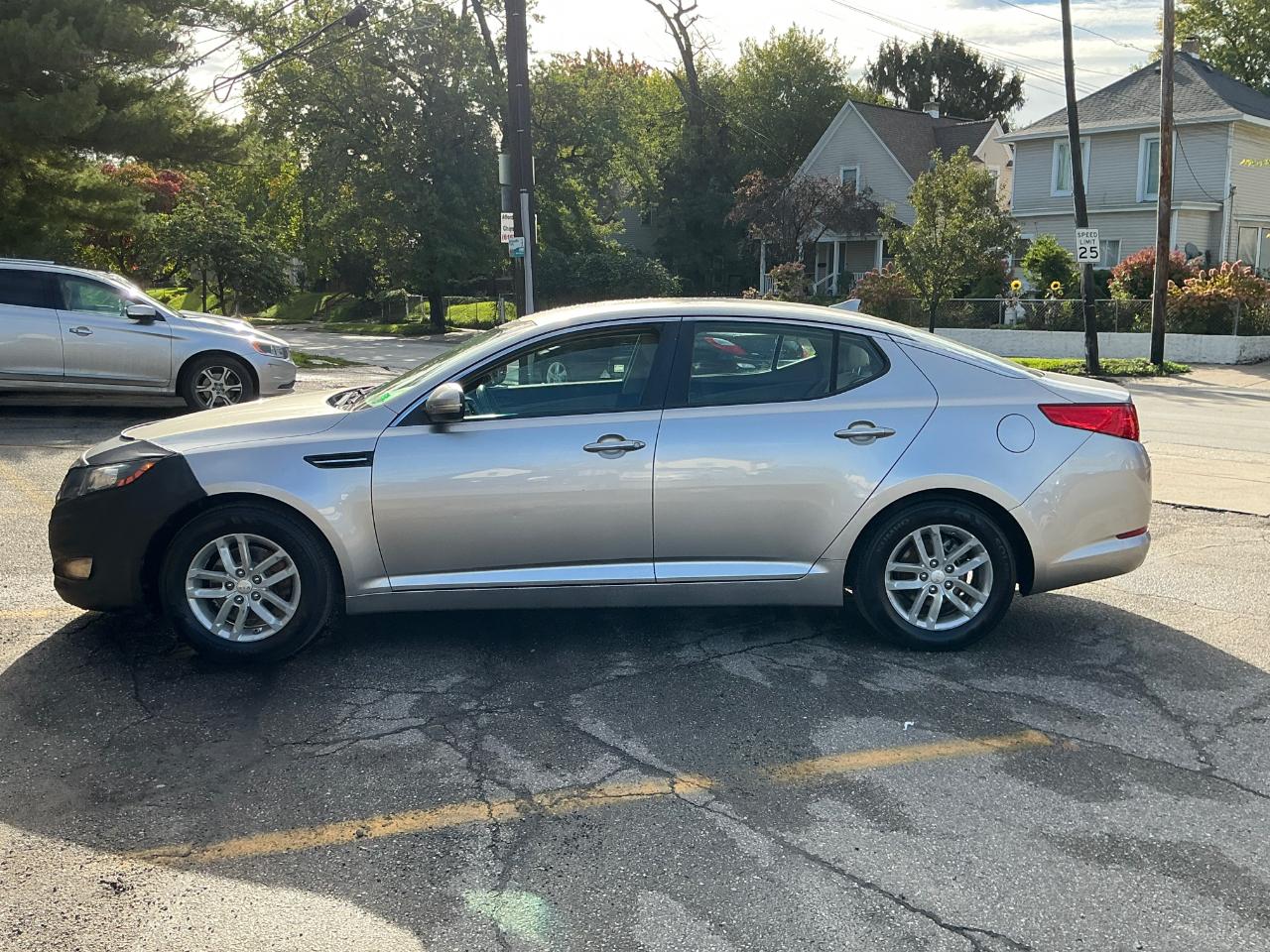 Kia Optima LX MT 2013