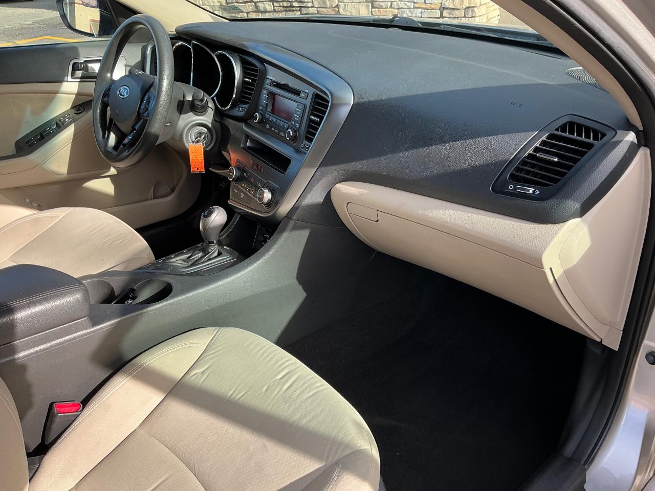 Kia Optima LX MT 2013