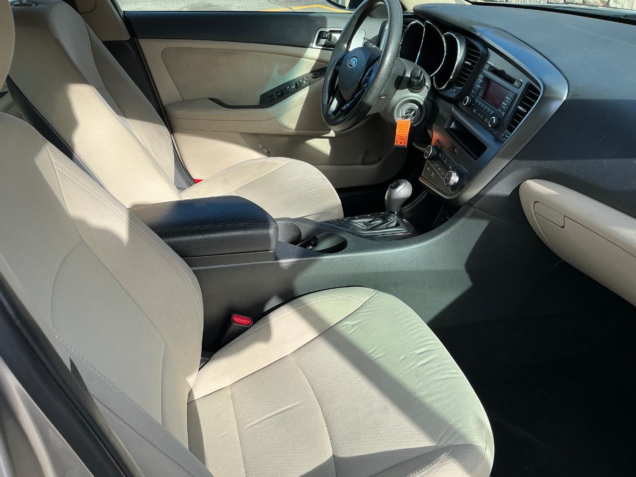 Kia Optima LX MT 2013