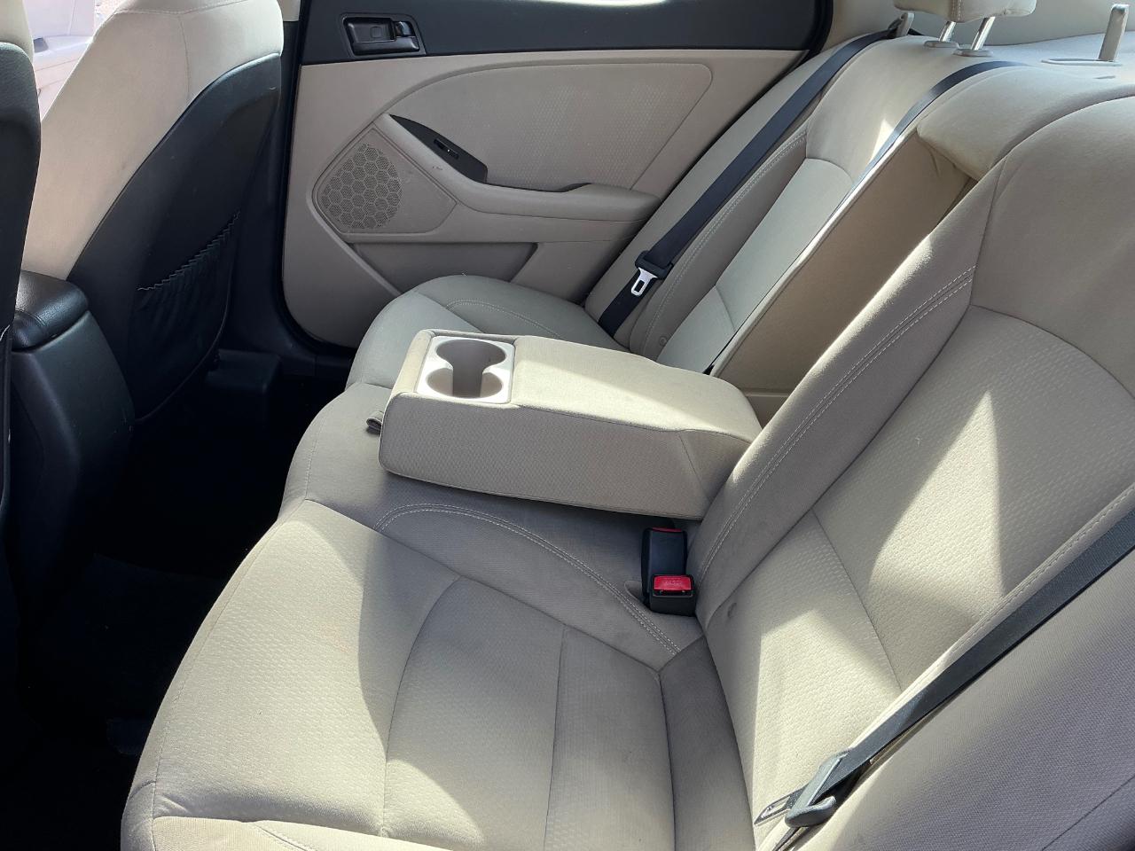 Kia Optima LX MT 2013