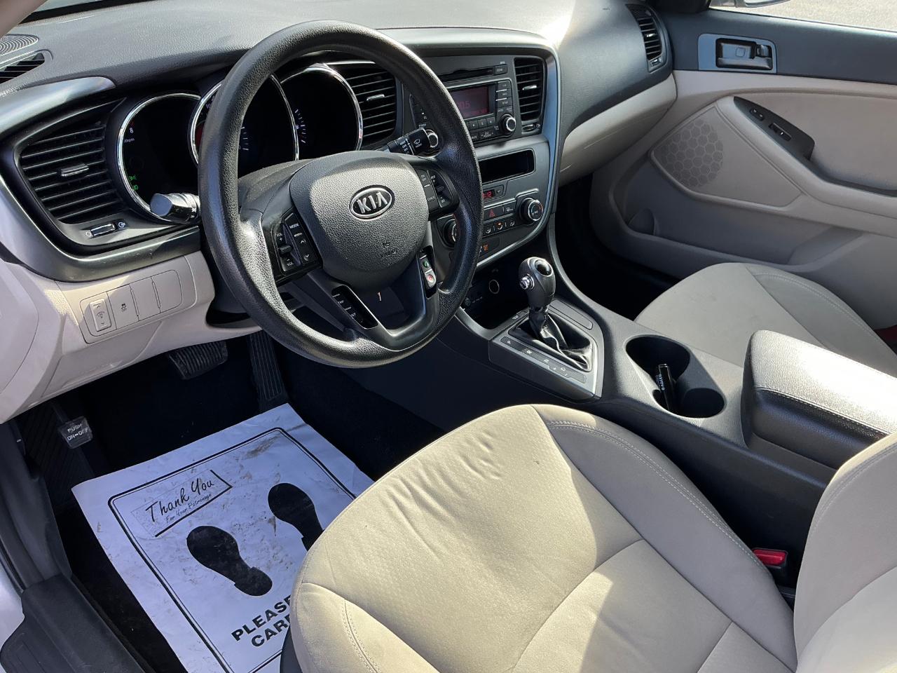 Kia Optima LX MT 2013