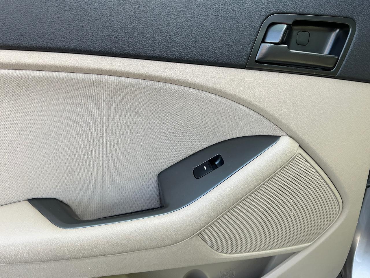 Kia Optima LX MT 2013